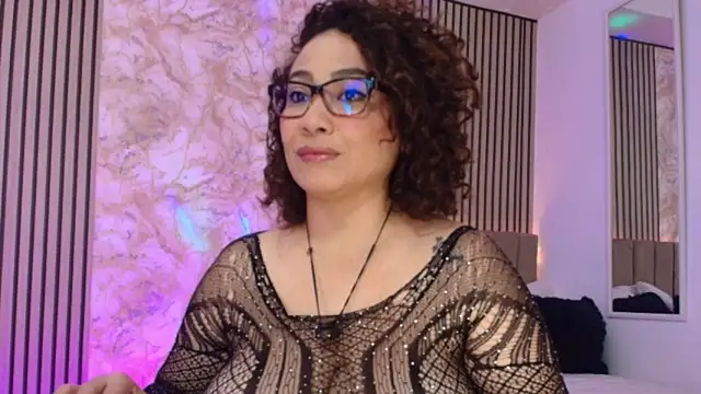 JuliRamirez live cam on StripChat
