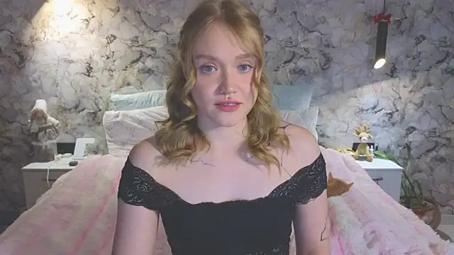Aurora_Golden1 live cam on StripChat