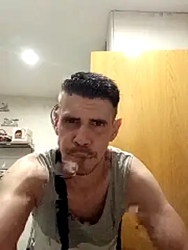 halfArabhalfspanish live cam on StripChat