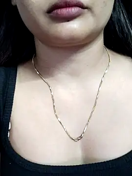 Wild-janvi live cam on StripChat