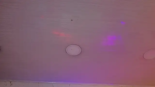 RobinBennett live cam on StripChat