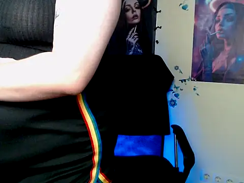 RinaRiii live cam on StripChat