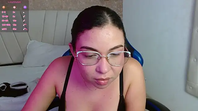 AliceSmity__ live cam on StripChat