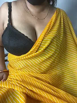 sexyveena live cam on StripChat