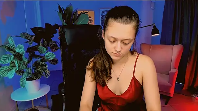 TunaHolli live cam on StripChat