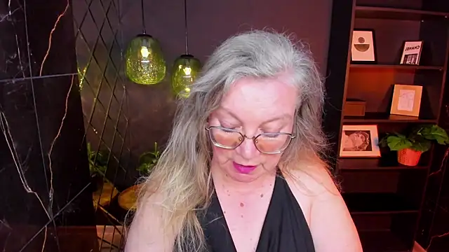 NataliMellow live cam on StripChat