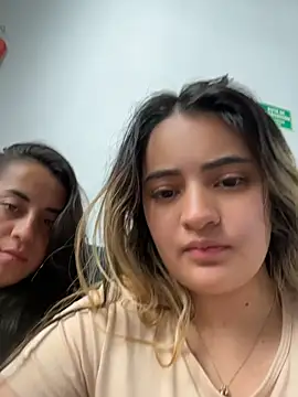 Antonella_Julieta webcam
