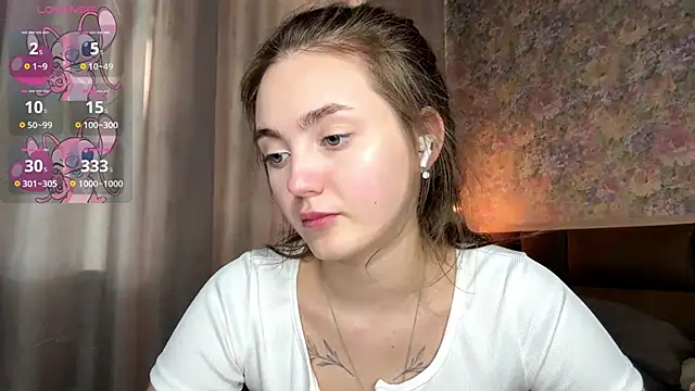 LoraDavi live cam on StripChat