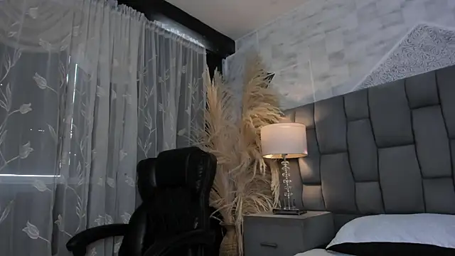 CarolineFyre webcam