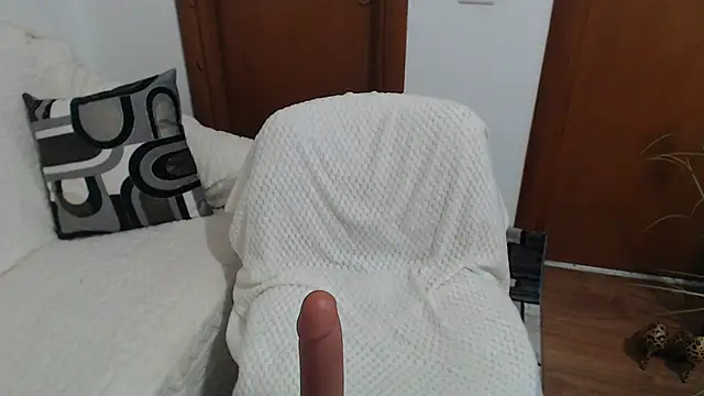 JullieMilf webcam