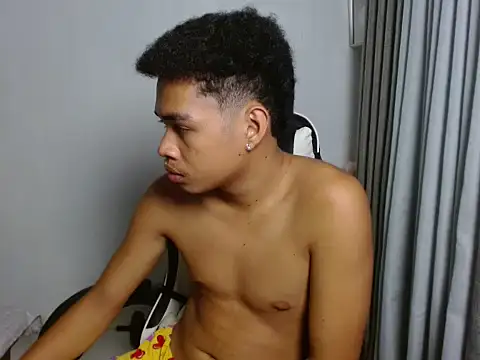 curlyasian_njxx webcam