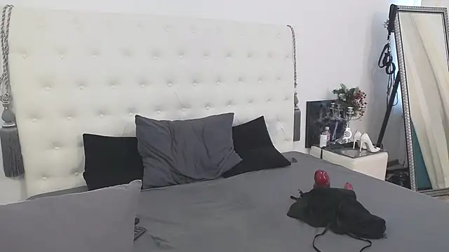 AlinaOnly webcam