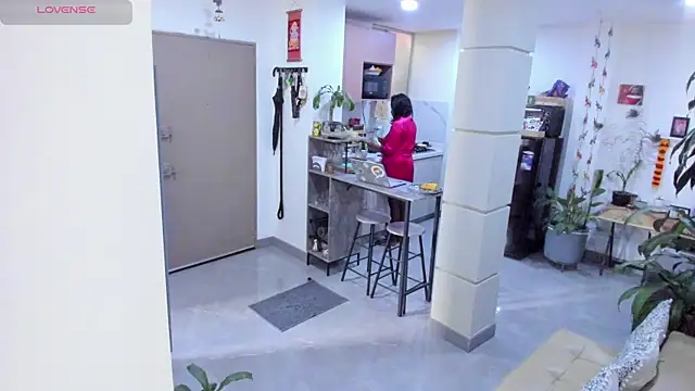 LadyNahir webcam