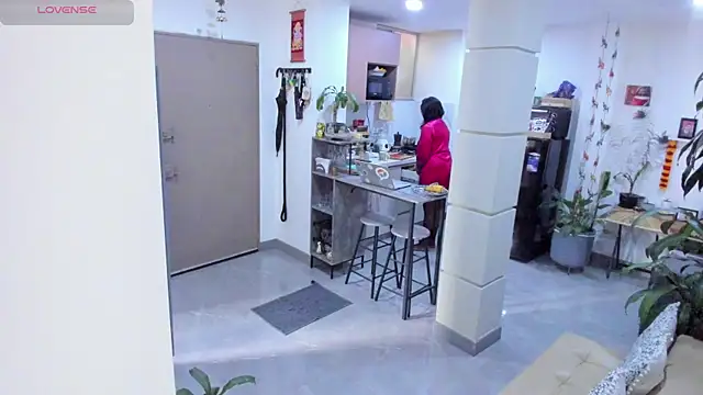 LadyNahir webcam