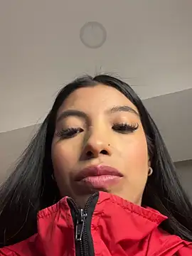 Tiffany_Low webcam
