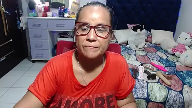 pervert_mommy_ live cam on StripChat