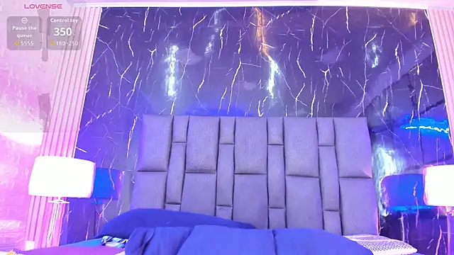 BustyGlow webcam
