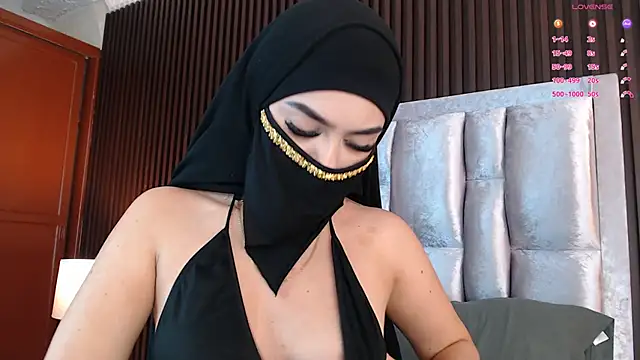 Zahra_milks webcam
