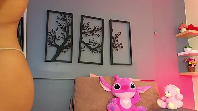 CelesteNoa live cam on StripChat