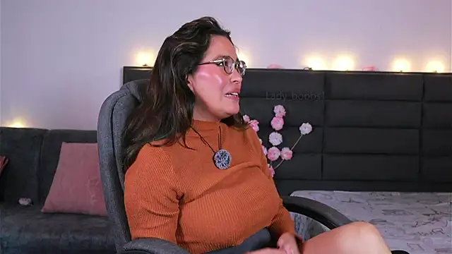 kathieandpovcock1 webcam