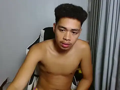 curlyasian_njxx webcam
