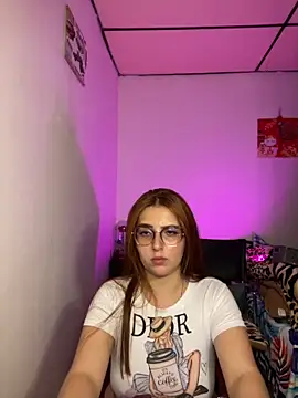 CoraVibes live cam on StripChat