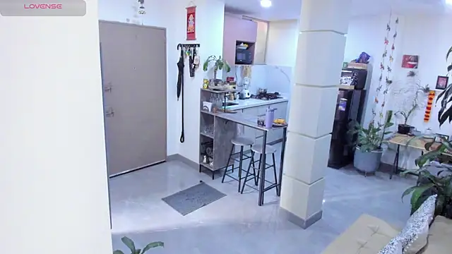 LadyNahir webcam