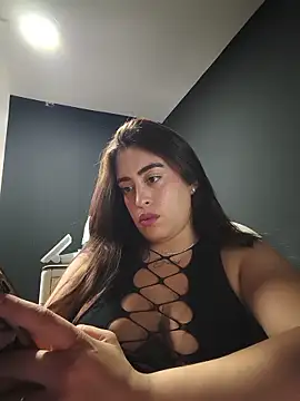 MissNyraSecret webcam