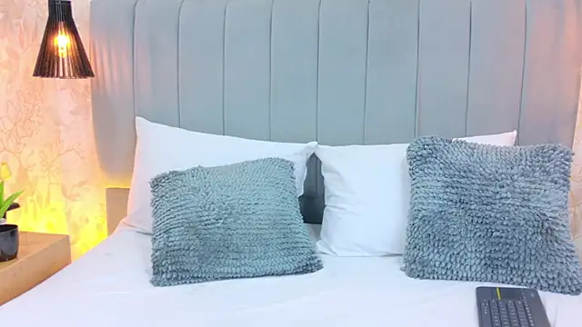 AnitaMore_ webcam