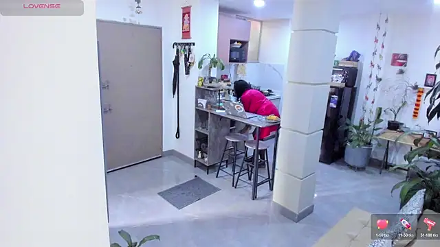 LadyNahir webcam