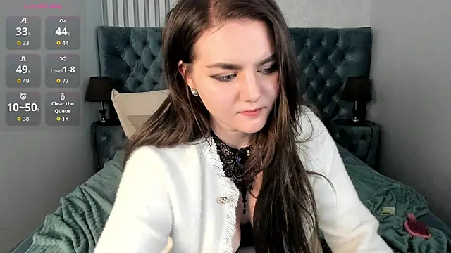 XenaBev live cam on StripChat