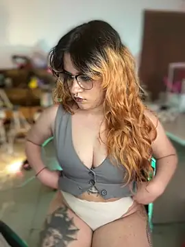 NikkiNix webcam