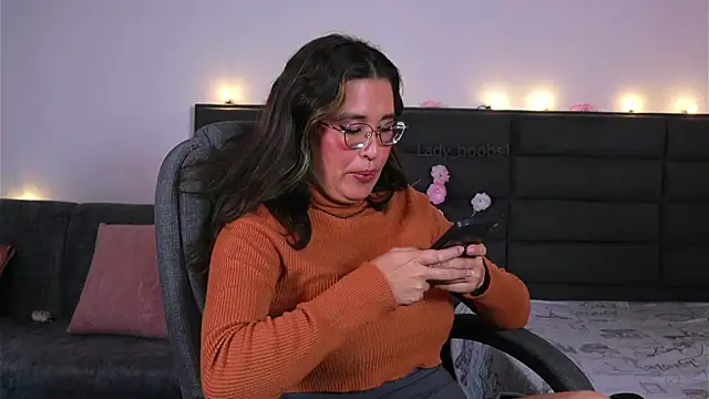 kathieandpovcock1 live cam on StripChat