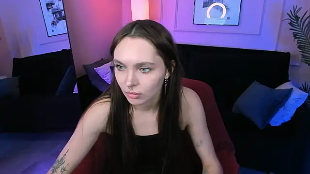 ChloeSunny live cam on StripChat