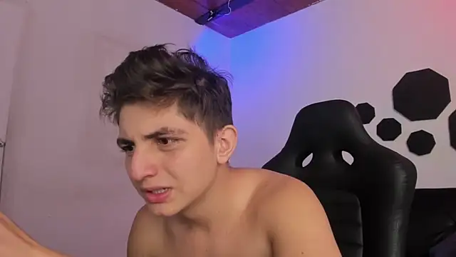 atilaepic live cam on StripChat