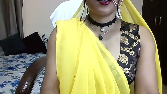 Queenhimanshi webcam