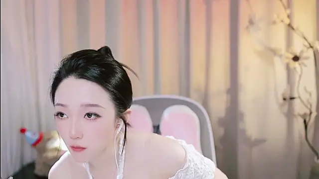 Zoe-99 webcam