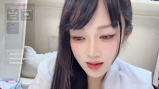 yueyue2003 live cam on StripChat