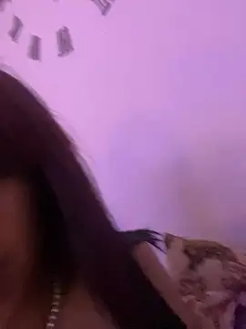 QueenLujaine webcam