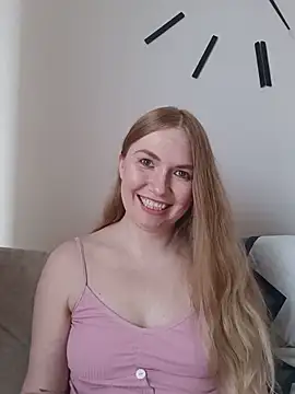 KisaVixen live cam on StripChat
