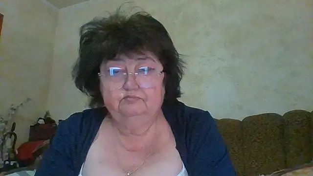 MilaSky5303 live cam on StripChat