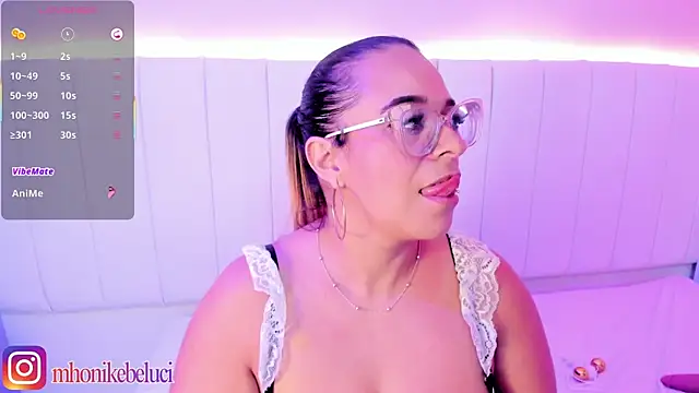 MHONIKBELUCCI live cam on StripChat