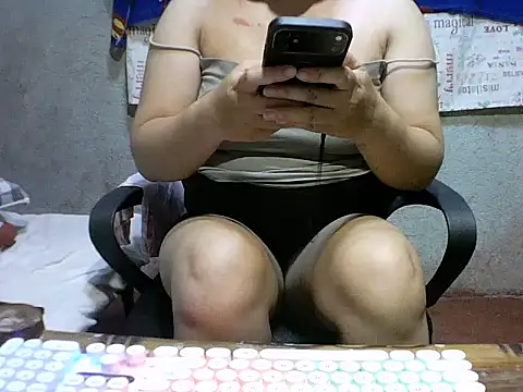 Radiant_smile live cam on StripChat