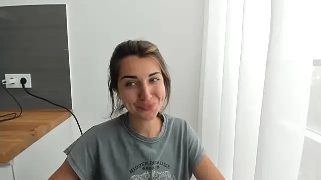 summmmersky1 live cam on StripChat