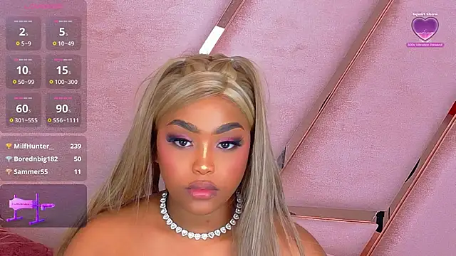 TiannahGlow live cam on StripChat