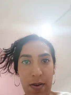_Saraa- webcam