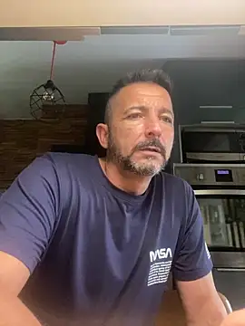 daddy3945 live cam on StripChat
