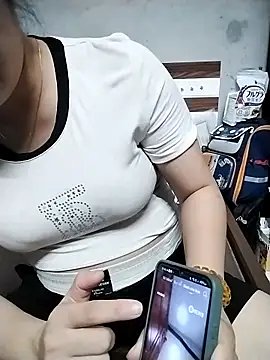 Girl_lovebaby webcam