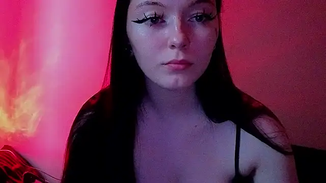 Naomi_Lanee live cam on StripChat
