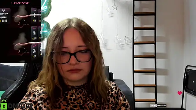 JuliNy_x webcam